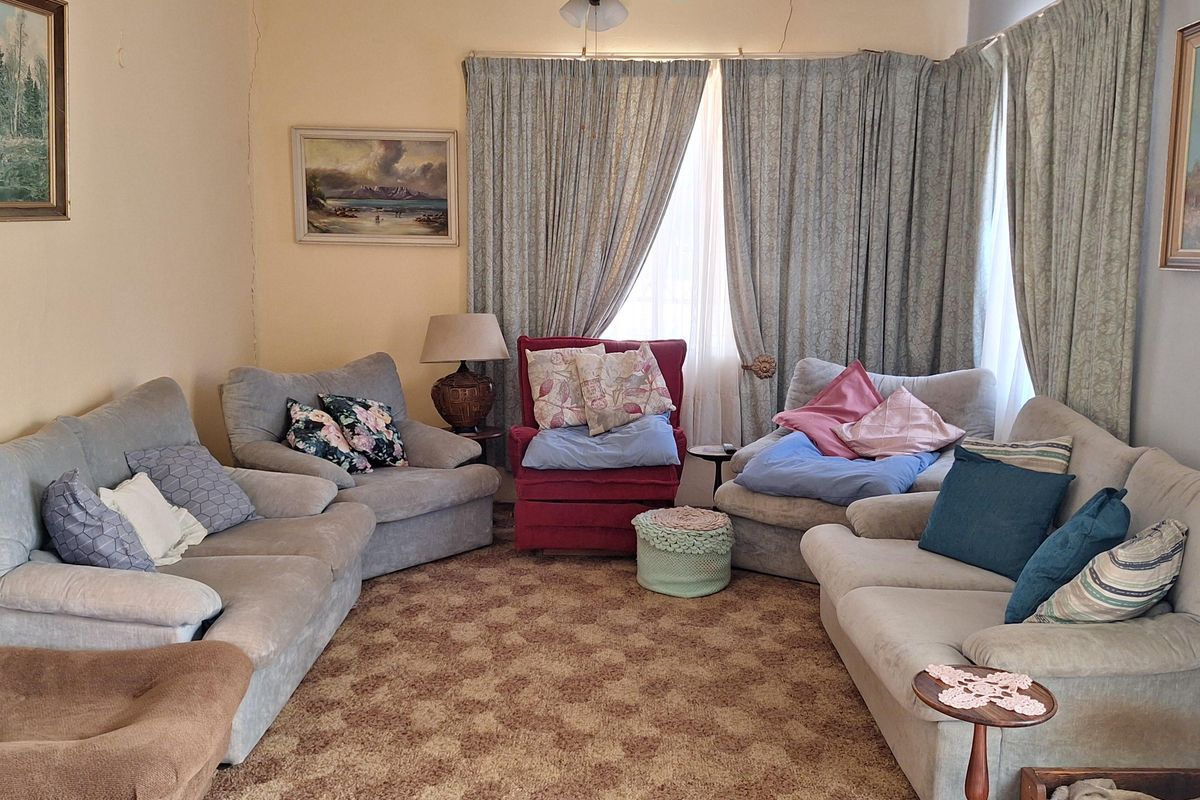 2 BEDROOM HOUSE FOR SALE - Photo 3