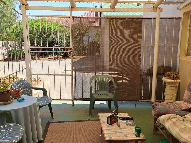 2 BEDROOM HOUSE FOR SALE - Photo 4