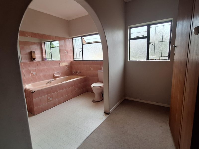 House near CBD for sale - Photo 10