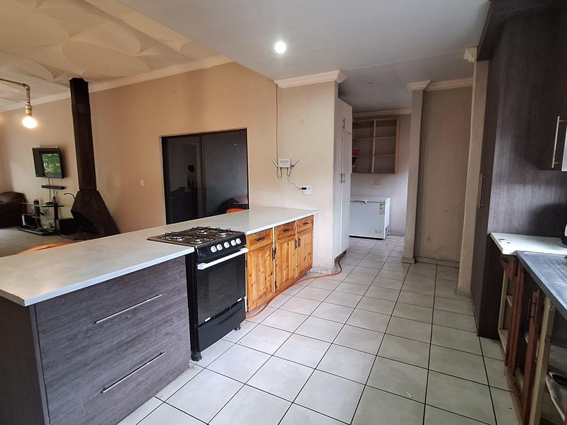 House near CBD for sale - Photo 5