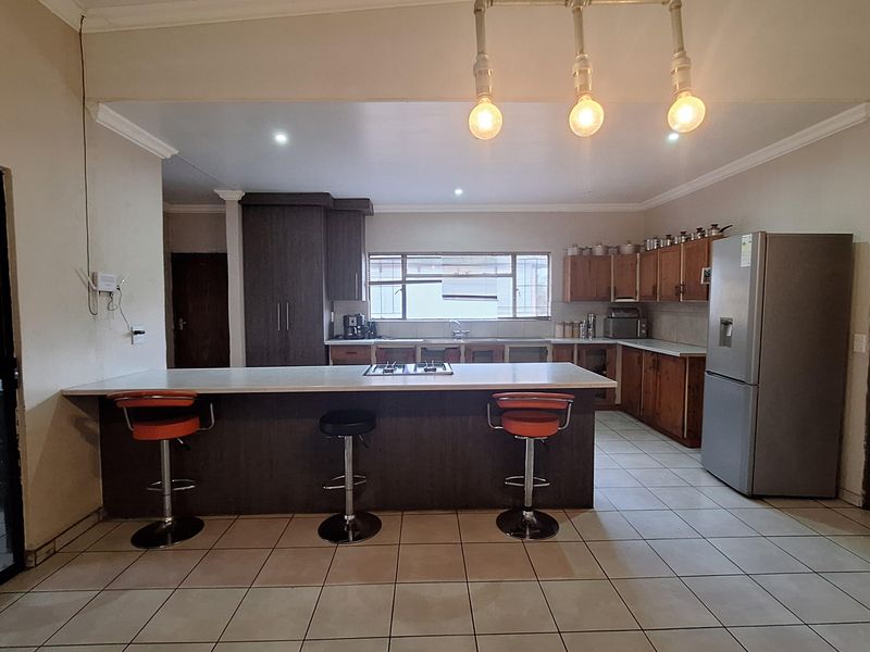 House near CBD for sale - Photo 4