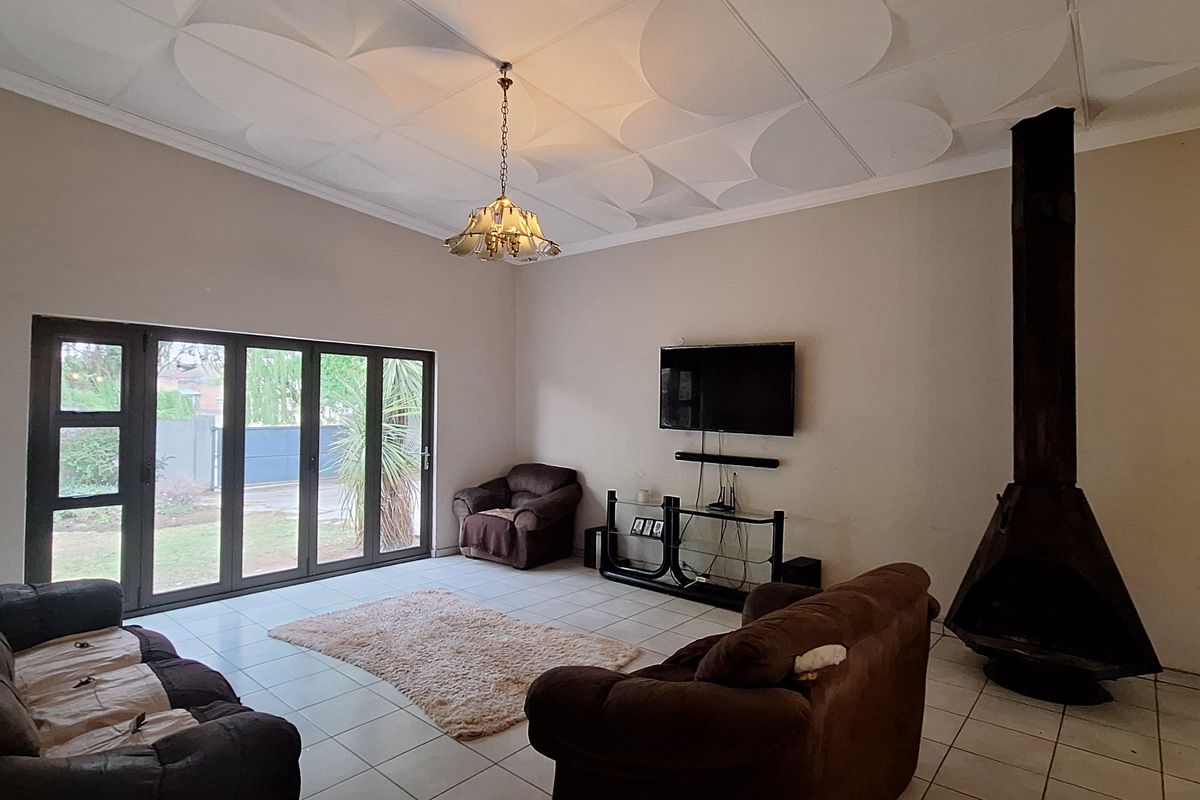 House near CBD for sale - Photo 3