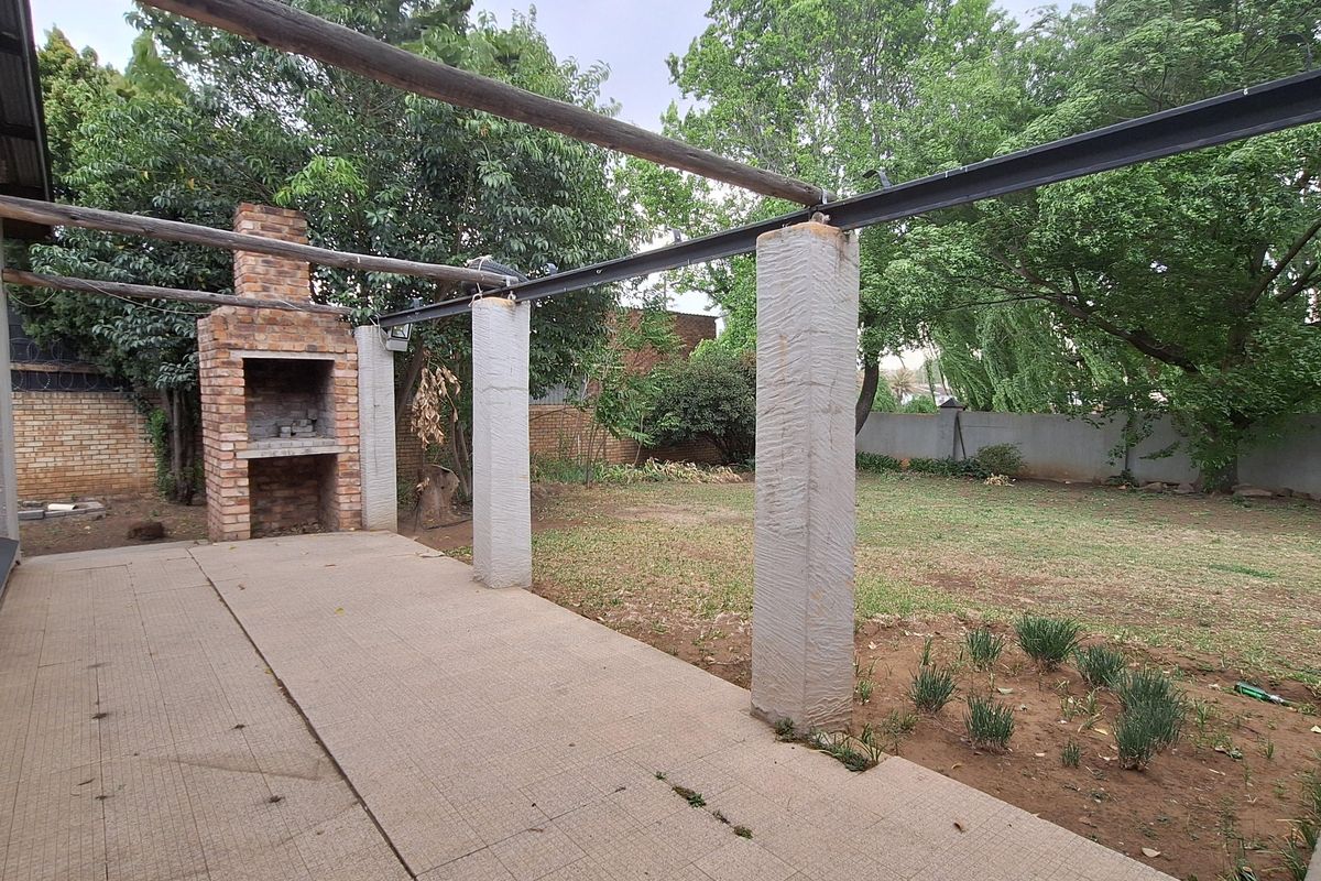 House near CBD for sale - Photo 2