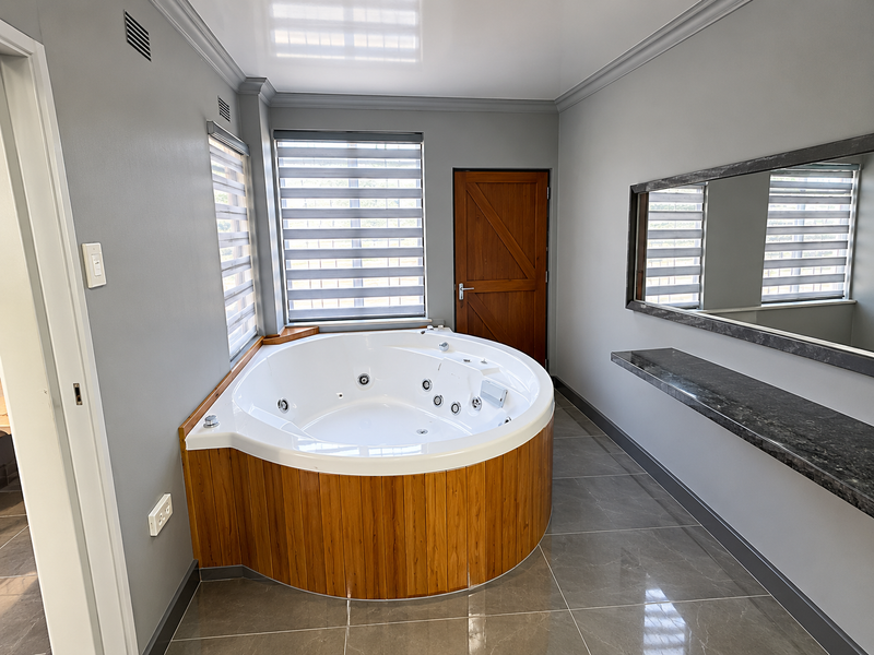 Spacious Family Home with 2-Bedroom Granny Flatlet on a 983m2 Stand - Photo 9
