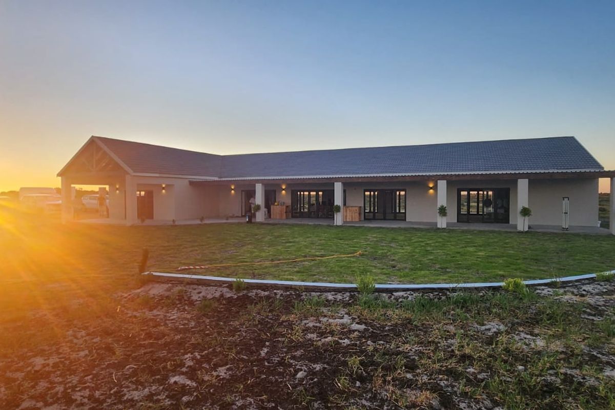 FARM, FUNCTION VENUE WITH ACCOMMODATION FOR SALE - Photo 3