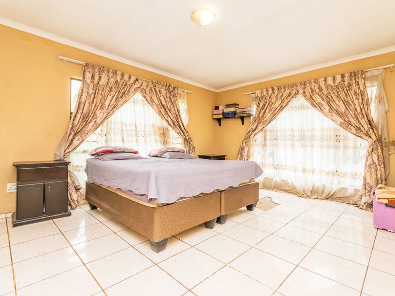 Home for sale in Lyttelton Manor - with rental income potential - Photo 9