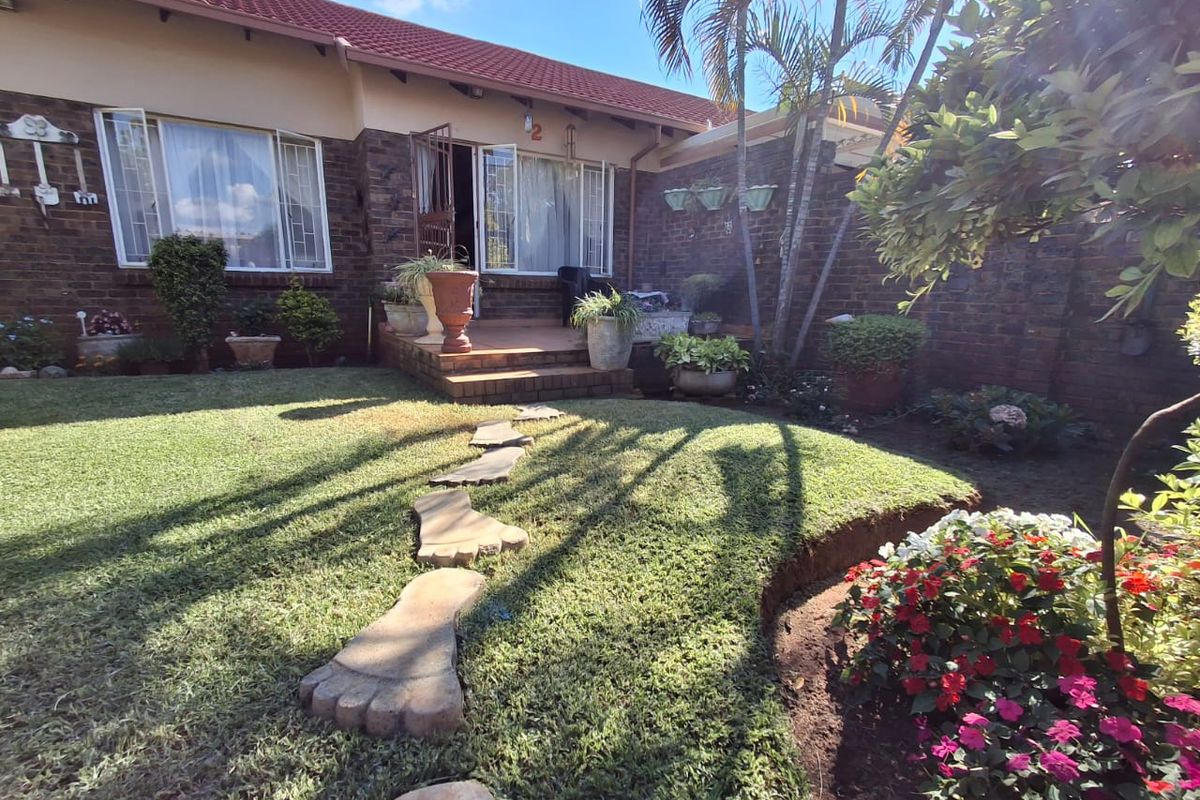 Neat 3-Bedroom Simplex in a Secure Complex – The Orchards - Photo 2