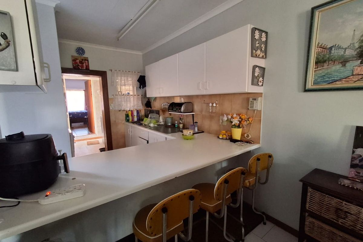 Neat 3-Bedroom Simplex in a Secure Complex – The Orchards - Photo 5