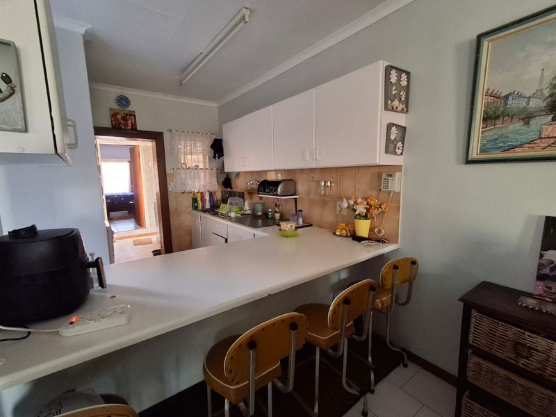 Neat 3-Bedroom Simplex in a Secure Complex – The Orchards - Photo 5