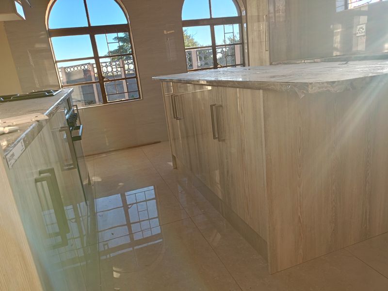 Newly renovated to modern perfection!! - Photo 10