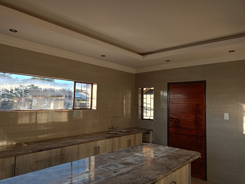 Newly renovated to modern perfection!! - Photo 8