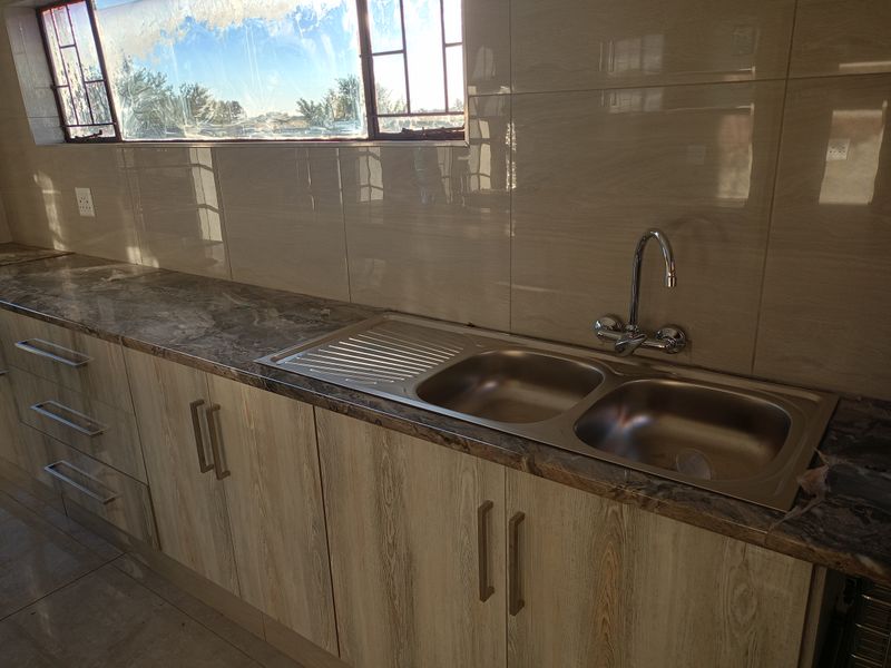 Newly renovated to modern perfection!! - Photo 6