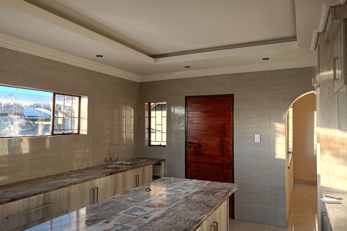 Newly renovated to modern perfection!! - Photo 5