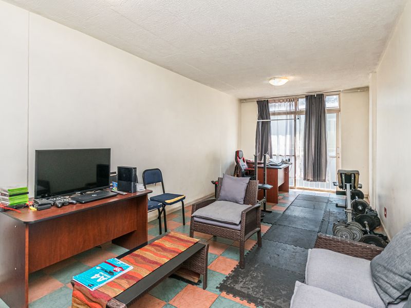 2 Bedroom Apartment for sale in Lyttelton manor - Photo 3