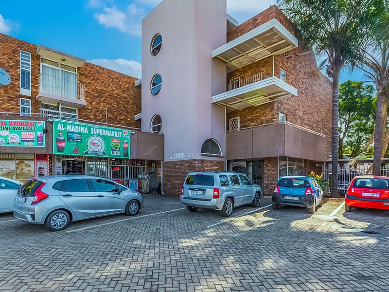 2 Bedroom Apartment for sale in Lyttelton manor - Photo 2