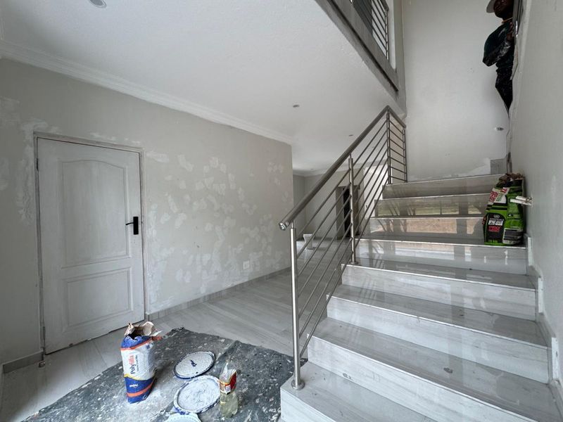 New Development 4-Bedroom Double-Storey Home in Roodepark Eco Estate - Photo 4