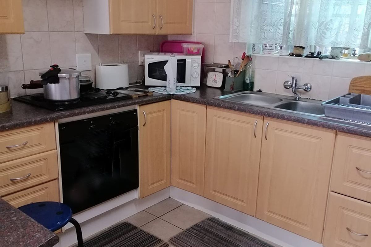 Townhouse in retirement Village for sale. - Photo 2