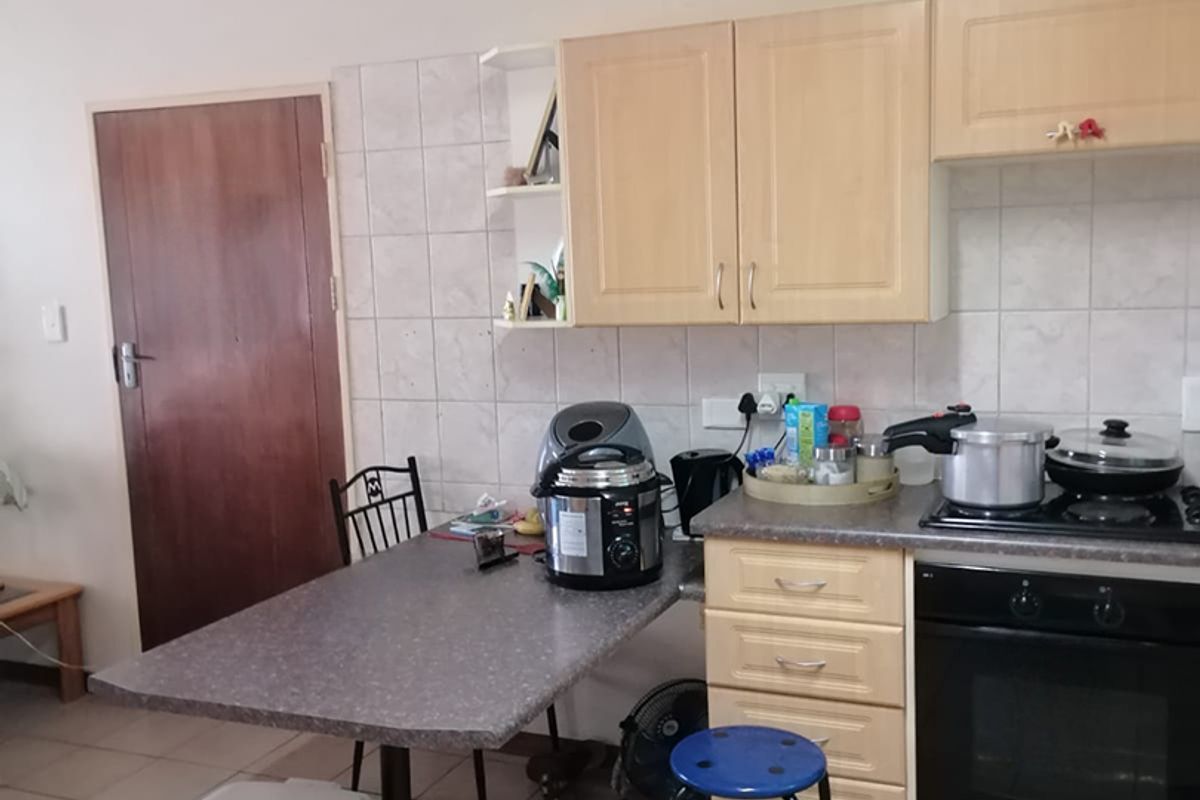 Townhouse in retirement Village for sale. - Photo 3