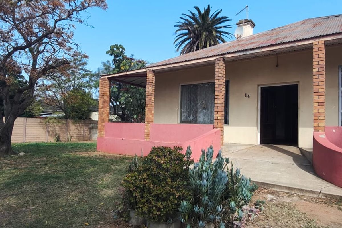 Four bedroom Freehold home in Redhouse, Gqeberha. Perfect for families seeking space and comfort! - Photo 3
