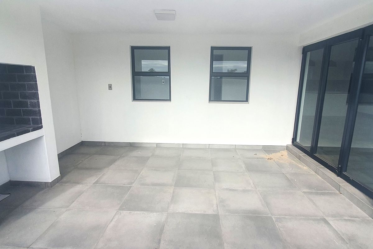 Modern 4 Bedroom Home for Sale in Shelley Point Security Coastal Golf Estate - Photo 4