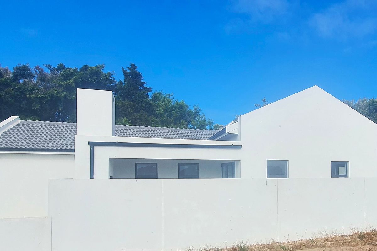 Modern 4 Bedroom Home for Sale in Shelley Point Security Coastal Golf Estate - Photo 3