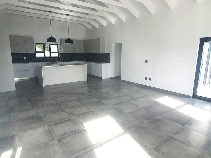 Modern 4 Bedroom Home for Sale in Shelley Point Security Coastal Golf Estate - Photo 6