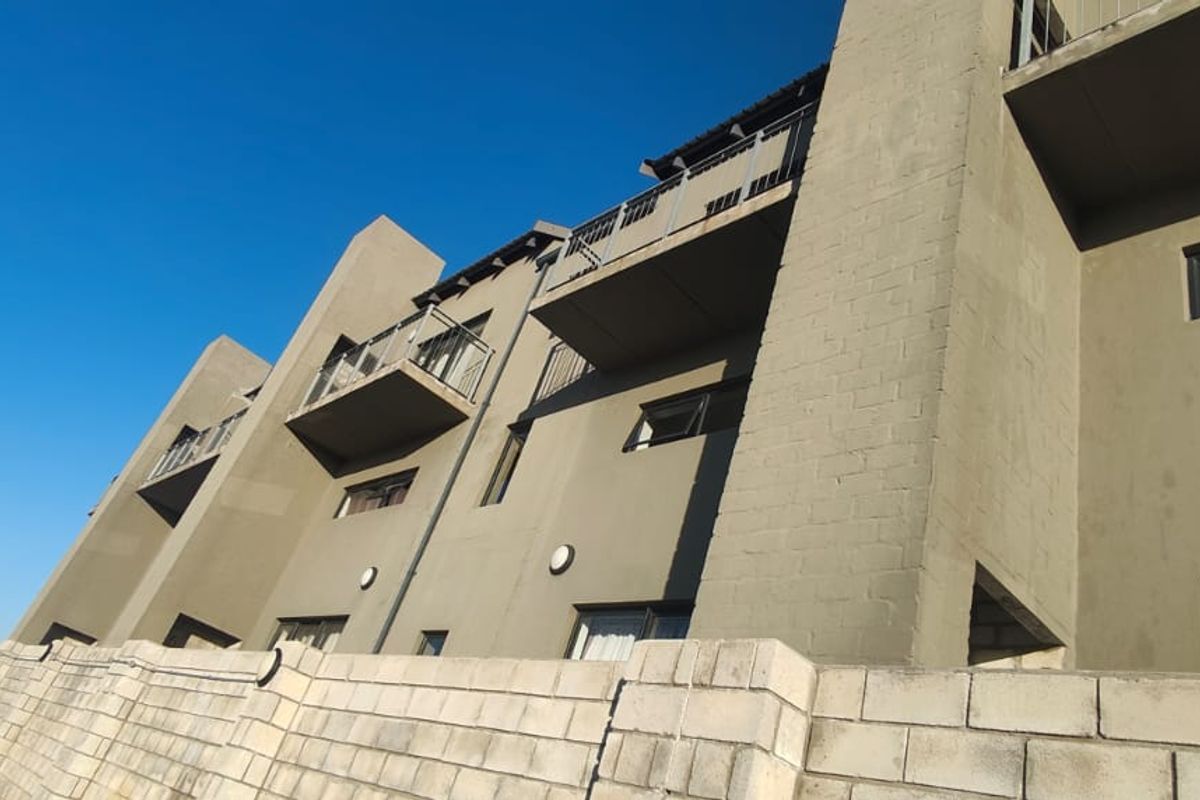 Charming 1 bedroom apartment Newton Lofts. Ideal for comfortable city living! - Photo 2