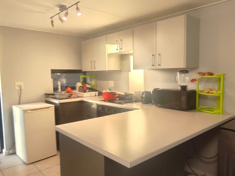 Charming 1 bedroom apartment Newton Lofts. Ideal for comfortable city living! - Photo 8