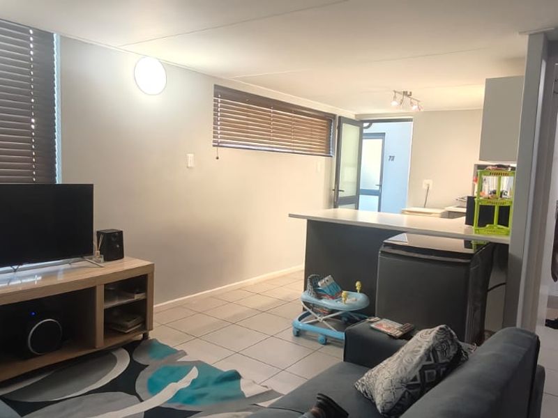 Charming 1 bedroom apartment Newton Lofts. Ideal for comfortable city living! - Photo 9