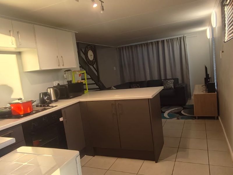 Charming 1 bedroom apartment Newton Lofts. Ideal for comfortable city living! - Photo 6