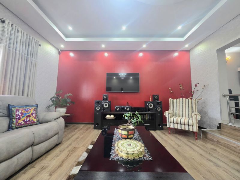 Stunning MOVE IN READY!! Home in the heart of Amanzimtoti - Photo 3