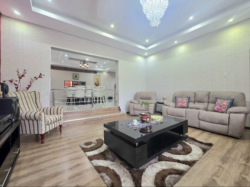 Stunning MOVE IN READY!! Home in the heart of Amanzimtoti - Photo 5