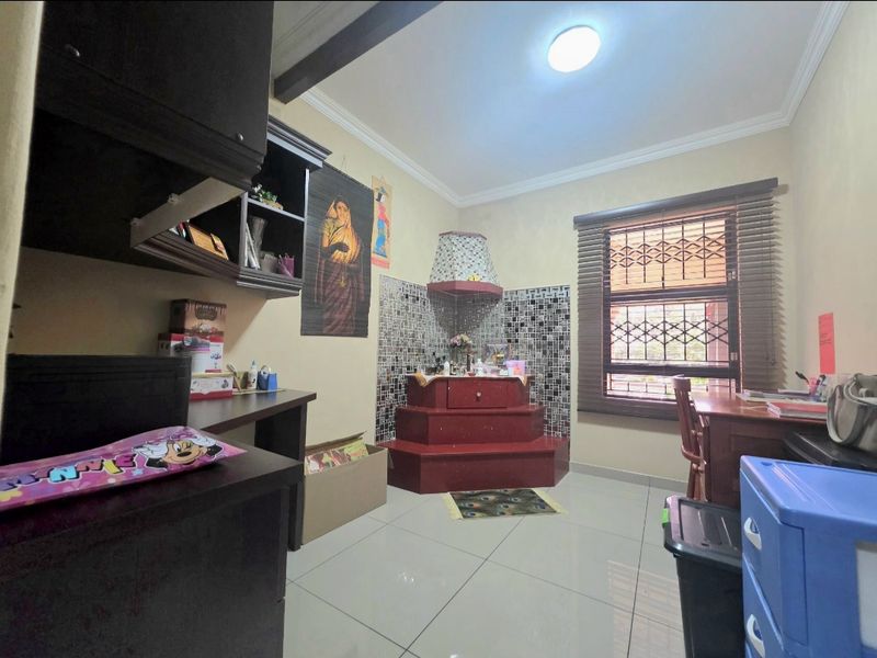 Stunning MOVE IN READY!! Home in the heart of Amanzimtoti - Photo 8