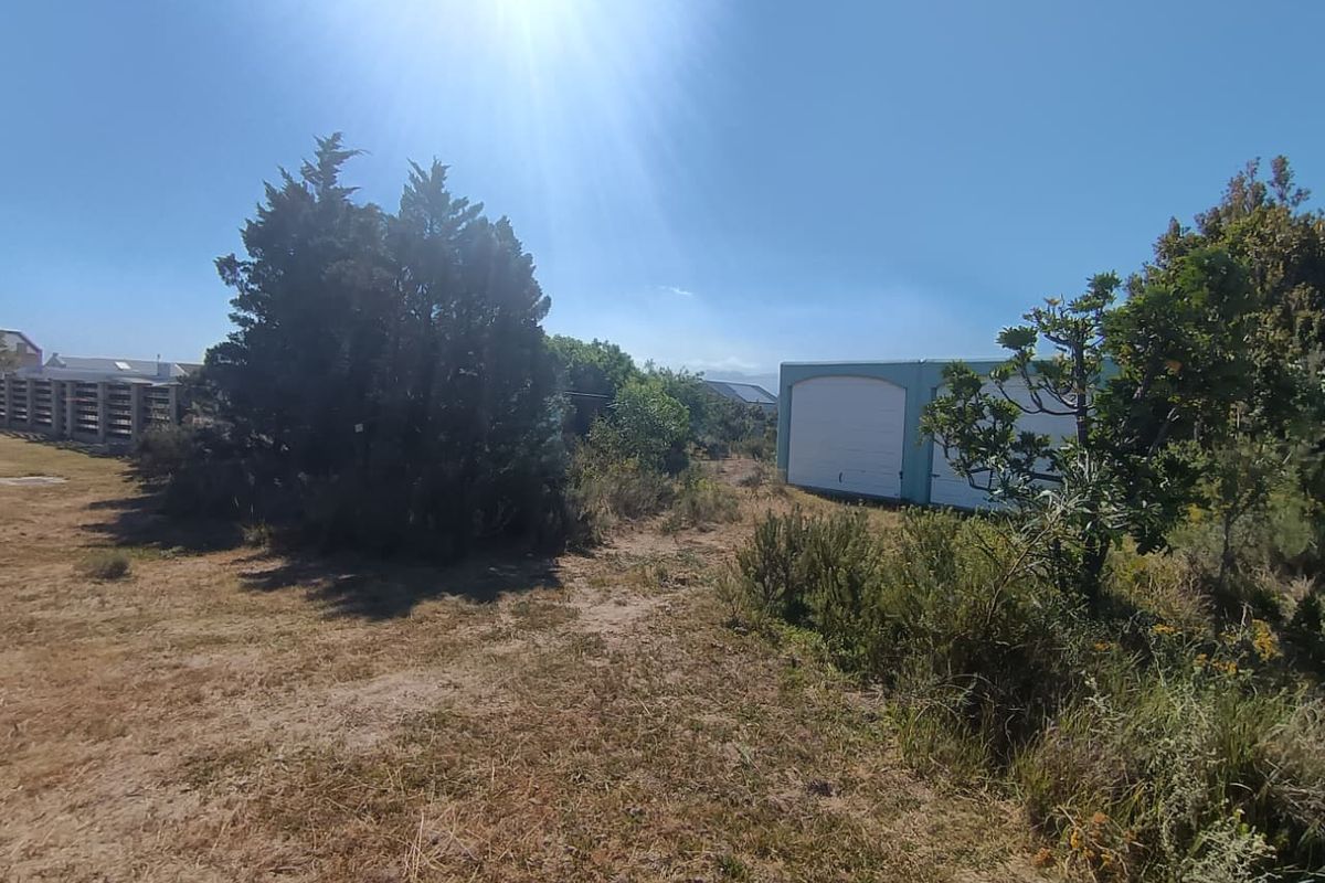 "Explore this 1141m2 vacant land in Fisherhaven, Hermanus—your canvas for a dream home awaits!" - Photo 3