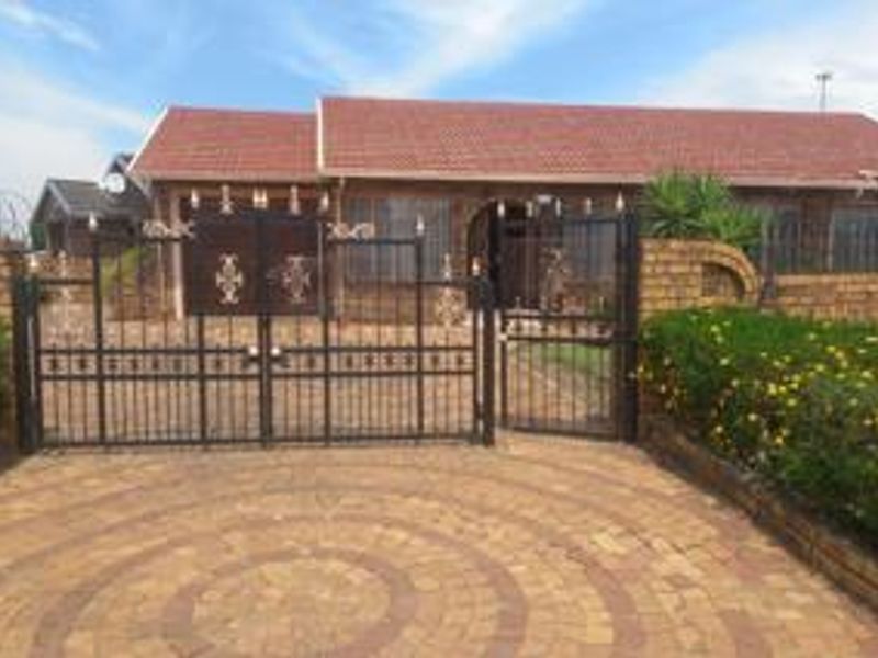 Beautiful stunning family home - Photo 2