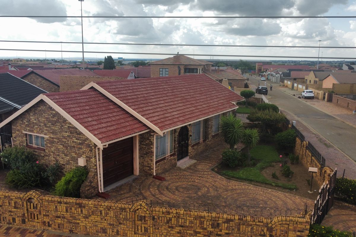 Beautiful stunning family home - Photo 4