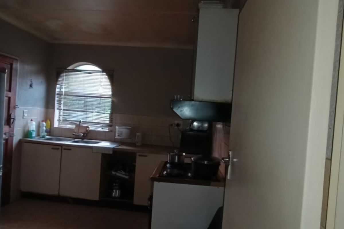 3 bedroom house for sale in Spruitview ext 1 - Photo 4