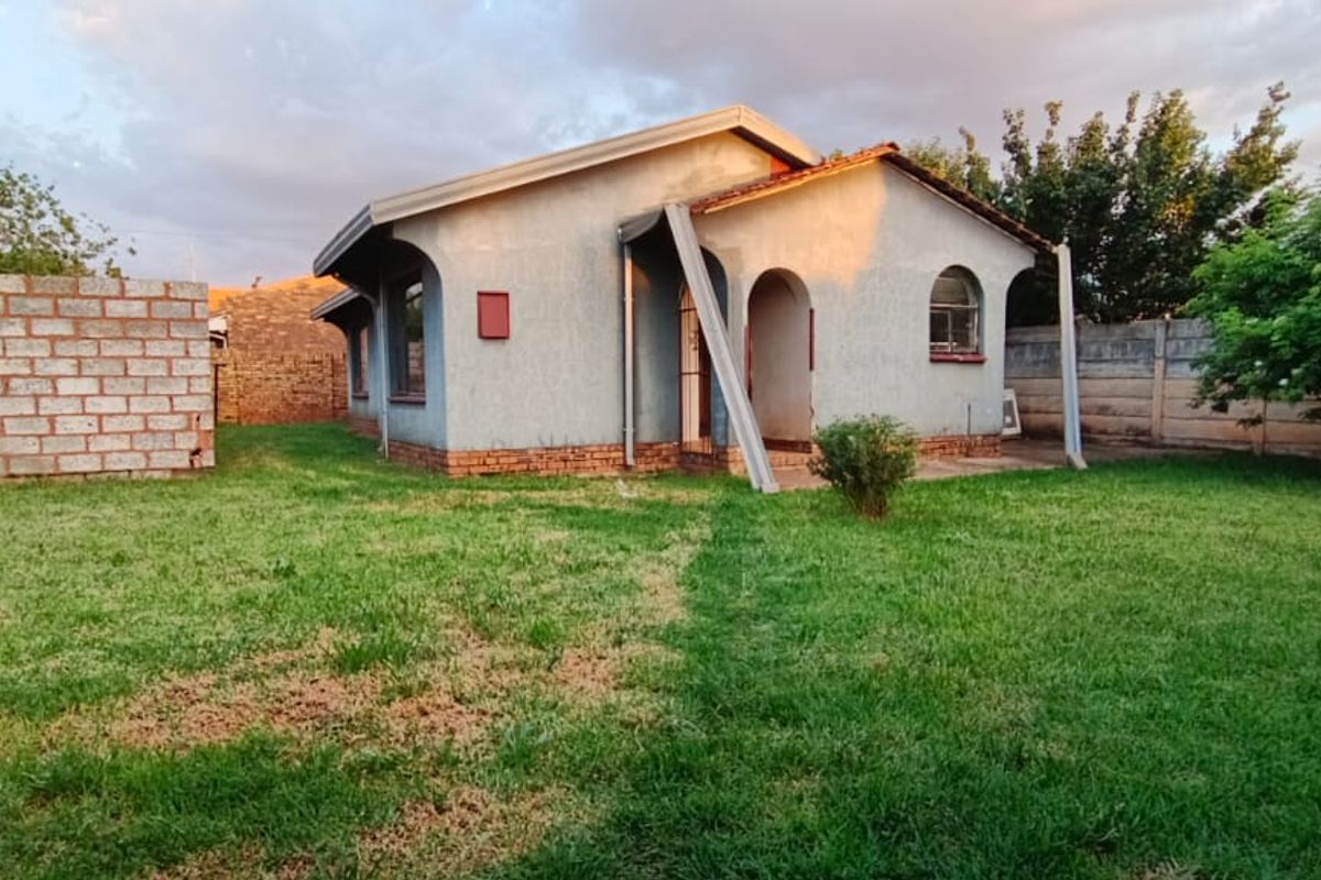 3 bedroom house for sale in Spruitview ext 1 - Photo 2