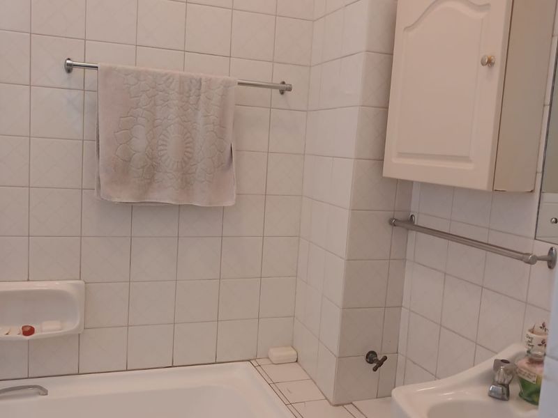 Large Batchelor - Photo 7