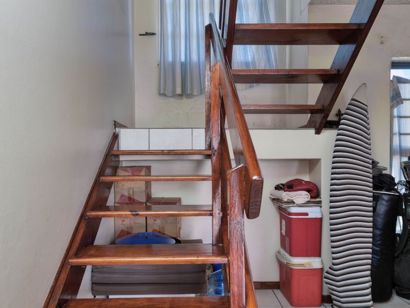 Humewood: Popular Brett La Roche Townhouse - Photo 7