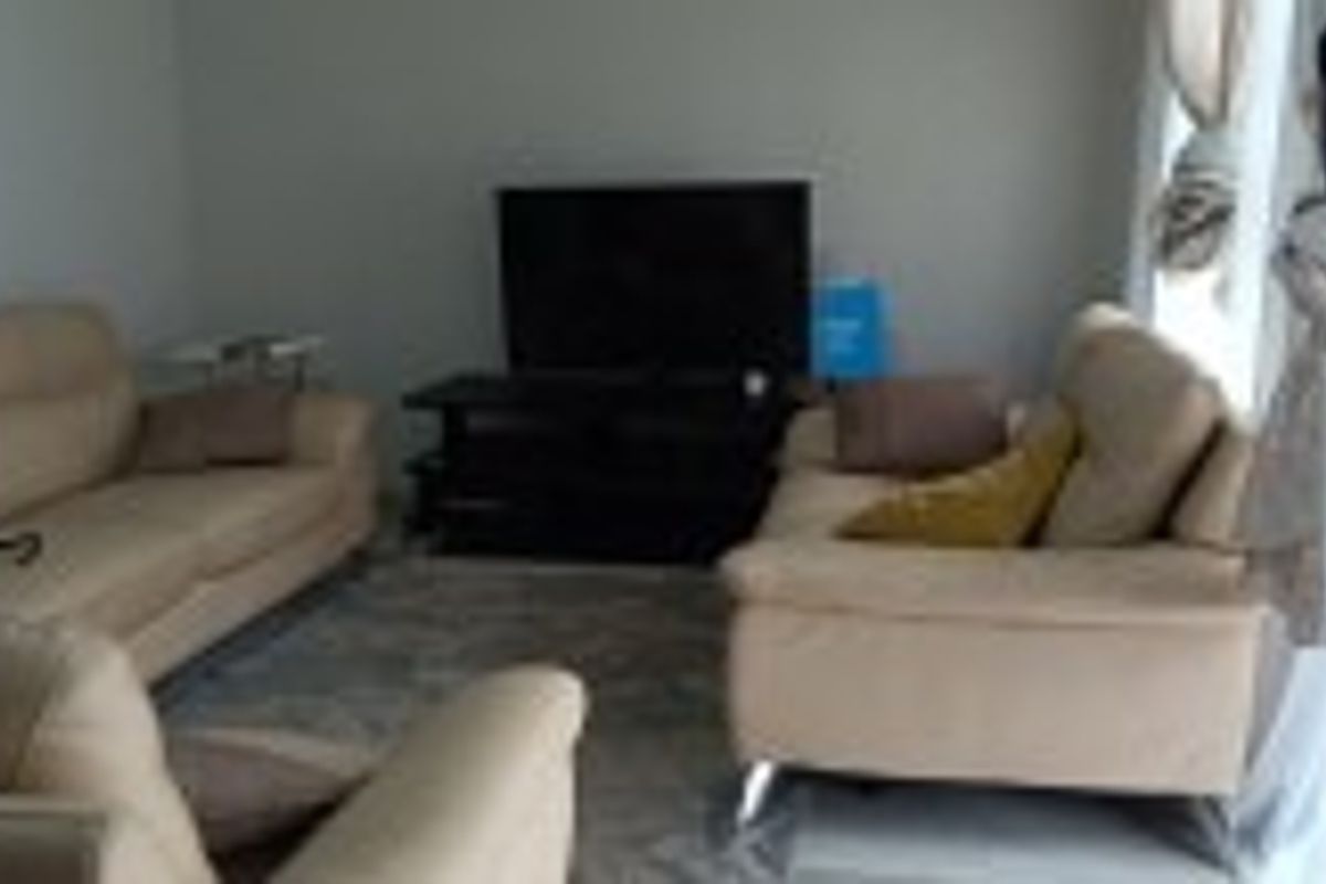 Two spacious bedroom apartment - Photo 2