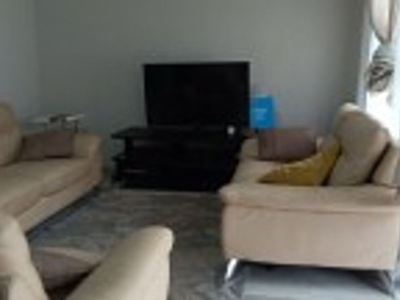 Two spacious bedroom apartment - Photo 2