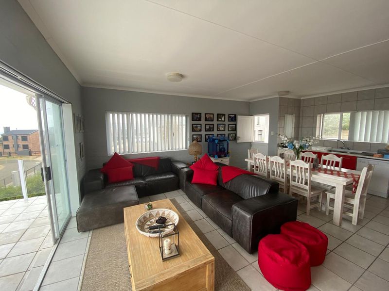 180° Ocean Views | Off-Grid Living | Seamless Flow Throughout - Photo 5