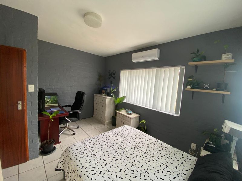 180° Ocean Views | Off-Grid Living | Seamless Flow Throughout - Photo 9