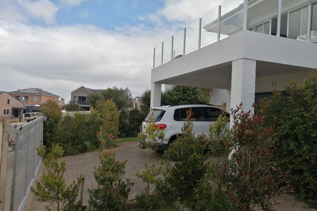 180° Ocean Views | Off-Grid Living | Seamless Flow Throughout - Photo 2