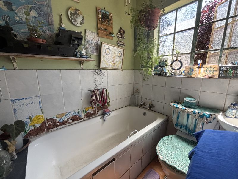 Face Brick home with room to expand - Photo 8