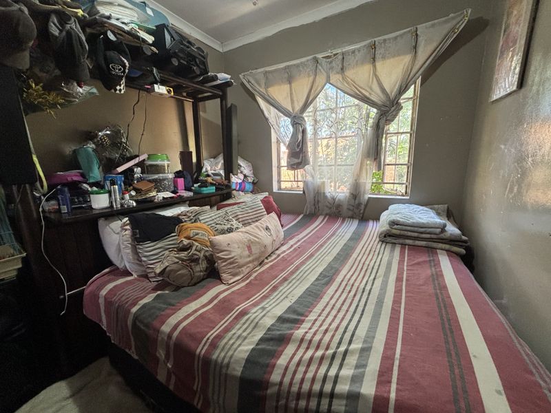 Face Brick home with room to expand - Photo 7