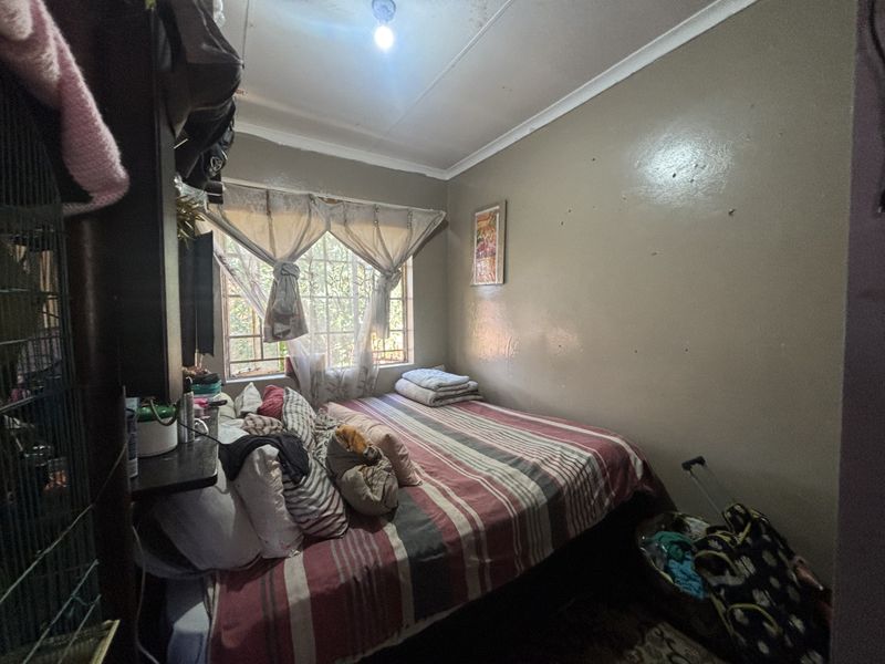 Face Brick home with room to expand - Photo 6