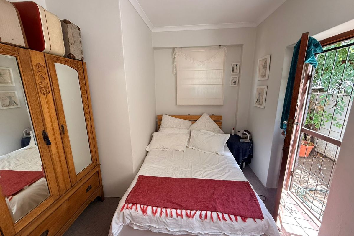 Hidden Elegance in the Heart of Worcester – A Private Sanctuary with Endless Potential - Photo 5