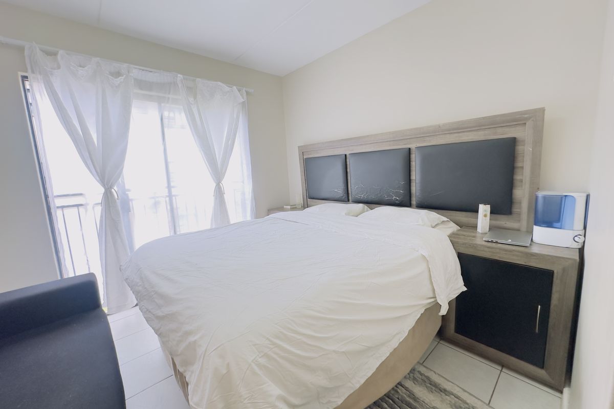 Modern 3-Bedroom Apartment in Secure Greenleaf Estate - Photo 5